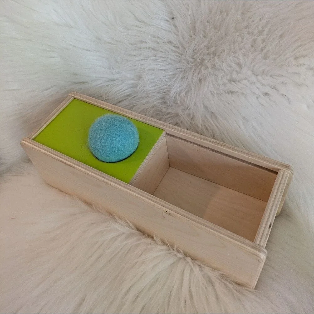 Lovevery sliding top box original ball thinker kit
